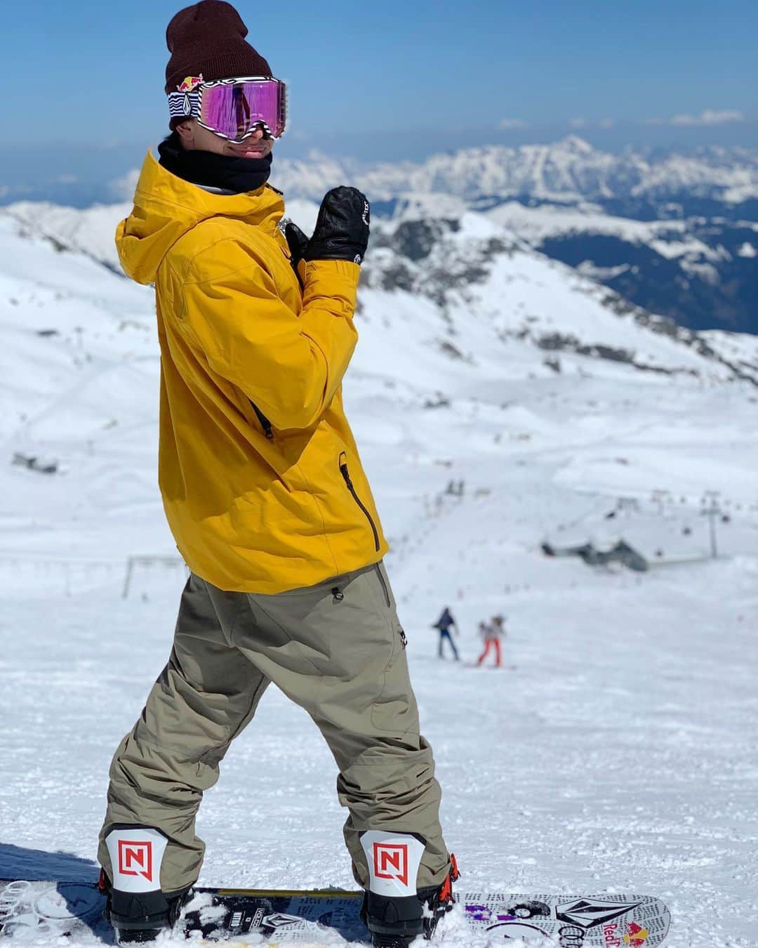 マルクス・クリーブランドさんのインスタグラム写真 - (マルクス・クリーブランドInstagram)「Back home again after some awesome days in Austria! Couldn’t be more hyped to be able to ride again!!⛽️ #Snowboarding」5月7日 4時40分 - marcuskleveland