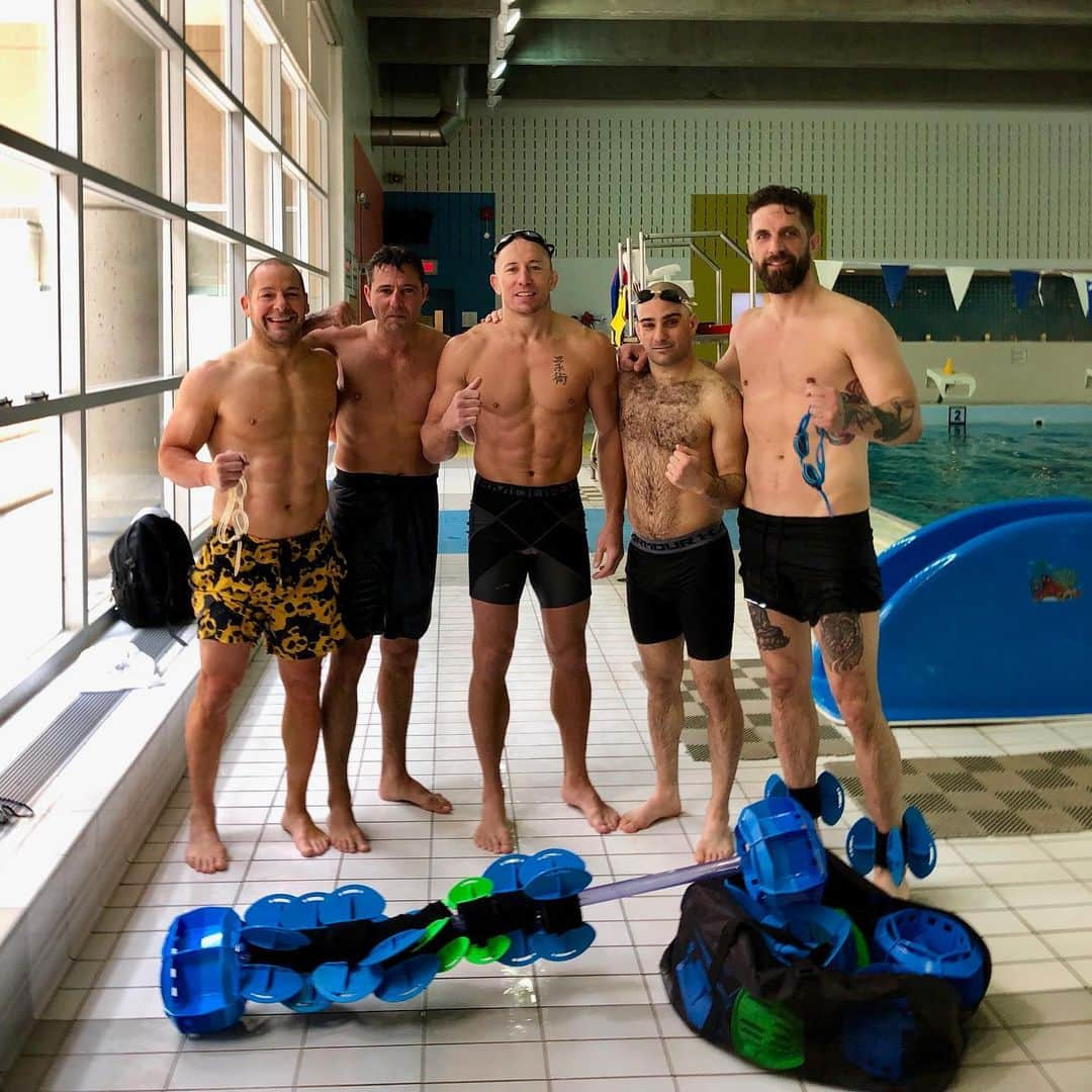 ジョルジュ・サンピエールさんのインスタグラム写真 - (ジョルジュ・サンピエールInstagram)「After 4 days in my fast I did a little @hydrorevolution_fitness workout with my friends @jonchaimberg, Sam,@chooky_training and @theonlyrealjk. 3 more to go and I’m done!  Check out the link in bio to discover the equipment I’m training with.」5月7日 4時59分 - georgesstpierre