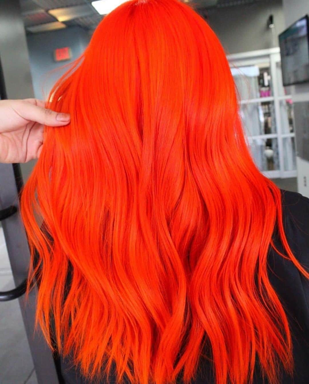 CosmoProf Beautyさんのインスタグラム写真 - (CosmoProf BeautyInstagram)「Looking like a QUEEN in this NEON TANGERINE 🍊👑 ✨ Hair by @isthatpat who Lightened with @pravana Pure Light Ultra Lightener + @trionicshaircare Actuator + @olaplex for maximum health and strength 💪 then created the perfect orange color cocktail using a variety of brands 🔥 ✨ Save 25% on #Pravana Pure Light Ultra Lightener during our lightener sale this month at #cosmoprofbeauty where you #licensedtocreate . . #repost #trionicshaircare #olaplexeveryservice #neonhair #vividhair #orangehair #colorfulhair」5月7日 5時00分 - cosmoprofbeauty