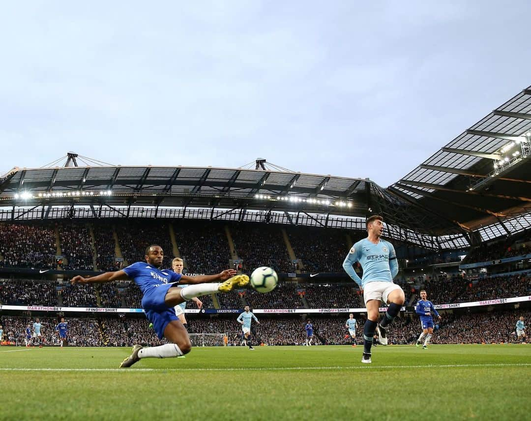 レスター・シティFCさんのインスタグラム写真 - (レスター・シティFCInstagram)「Giving it everything 💪 . . . #lcfc • #MciLei」5月7日 5時05分 - lcfc