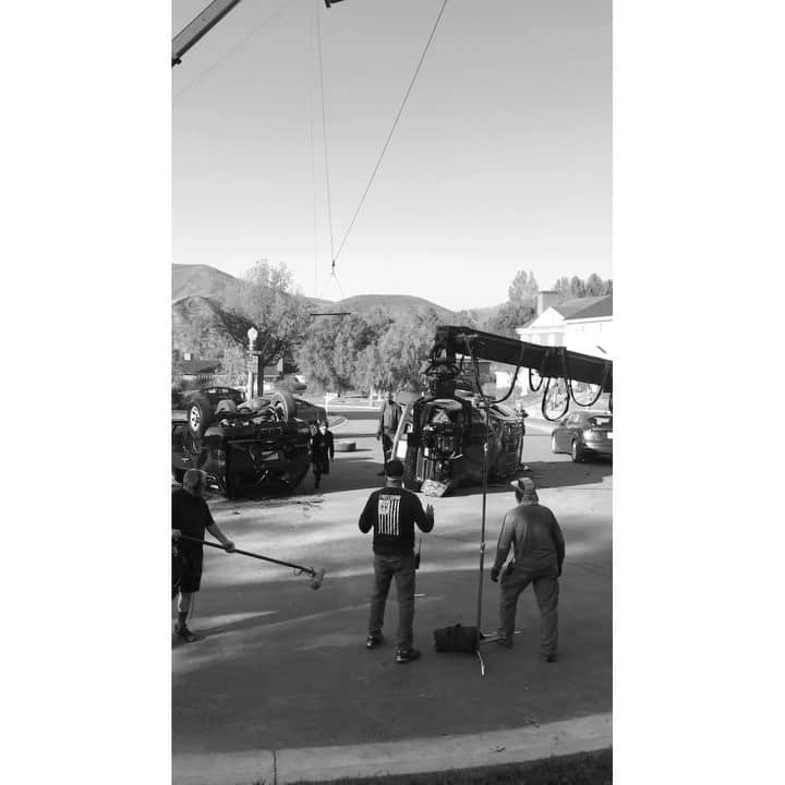 ナタリア・コルドバ・バックリーのインスタグラム：「In honor of #AgentsOfSHIELD season 6 premiering this Friday May 10th, here are a couple of behind the scenes fight and stunt rehearsals.  Hope you enjoy them as much as I do.  Thank you to @hannahbetts1 @timconnolly_one @sunmoonl @nattty_p_ and the rest of the stunts team.」