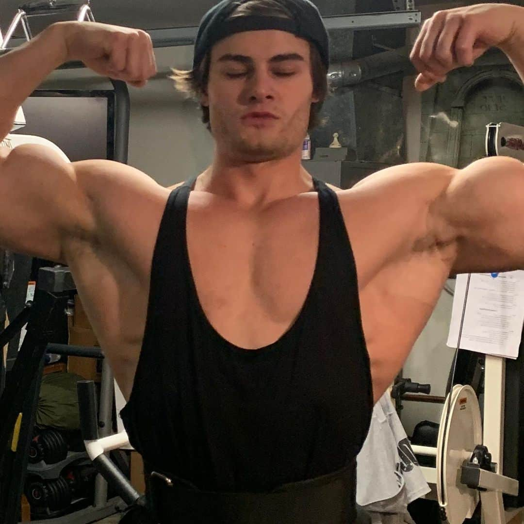 Jeff Seidさんのインスタグラム写真 - (Jeff SeidInstagram)「Rare pics of me bulked up lool. Been bulking for 1.5 months now. 14 years in the making and I can finally see my goal coming to life.」5月7日 5時43分 - jeff_seid