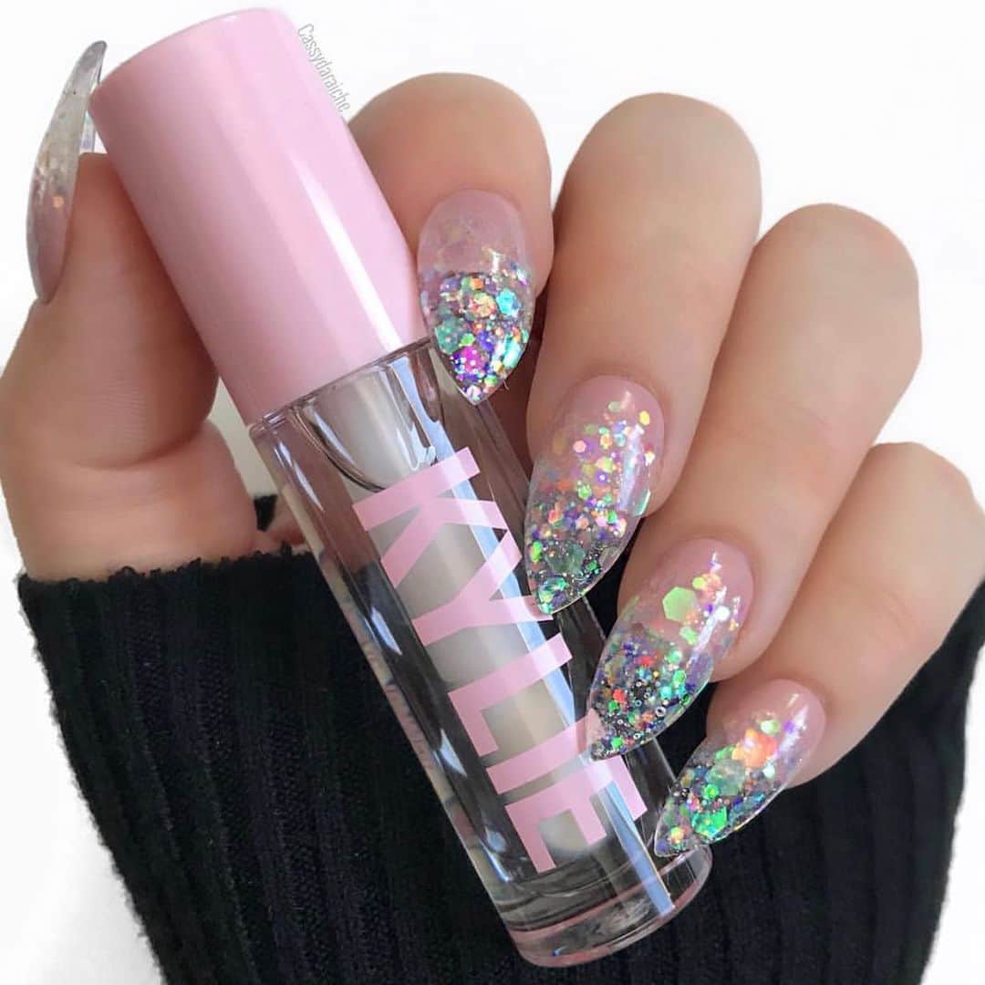 Kylie Cosmeticsさんのインスタグラム写真 - (Kylie CosmeticsInstagram)「CRYSTAL high gloss ⚡️ back in stock now - tap to shop! 💕 @cassydaraiche」5月7日 5時53分 - kyliecosmetics