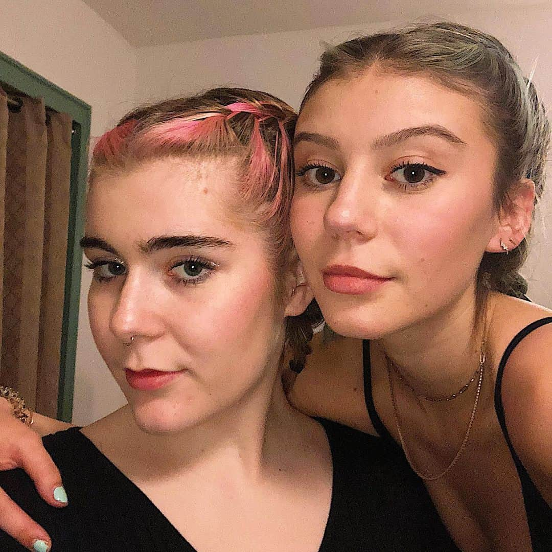 G・ハネリウスさんのインスタグラム写真 - (G・ハネリウスInstagram)「pink and blue powerpuff girls 🧚🏻‍♀️💟」5月7日 6時22分 - ghannelius