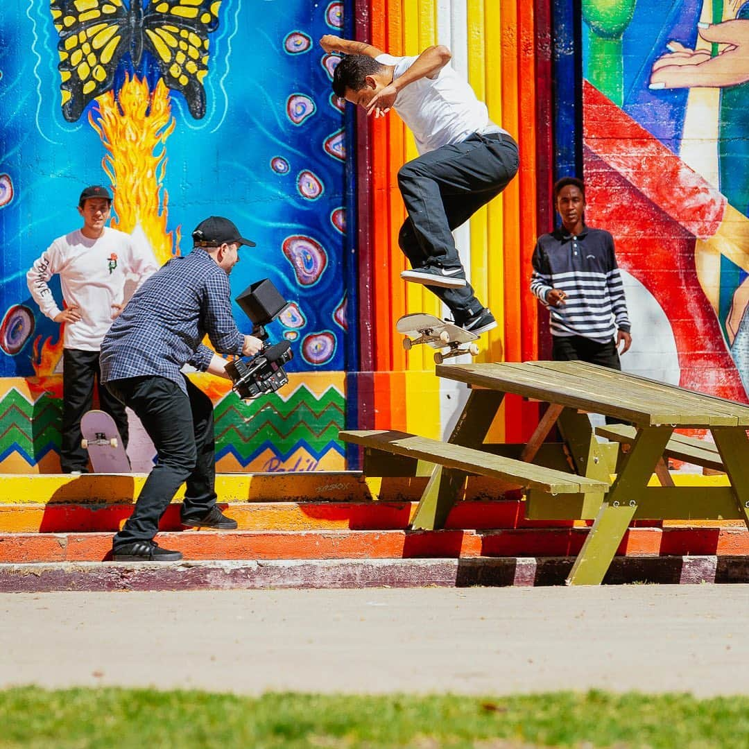 ポール・ロドリゲスさんのインスタグラム写真 - (ポール・ロドリゲスInstagram)「Sw flip back Tail during the filming for @primitiveskate “Never” video 📸 @oliverbarton」5月7日 6時31分 - prod