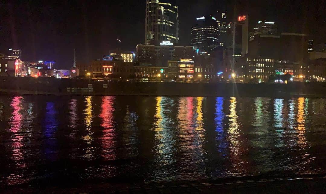 のインスタグラム：「Until next time music city ❤️」