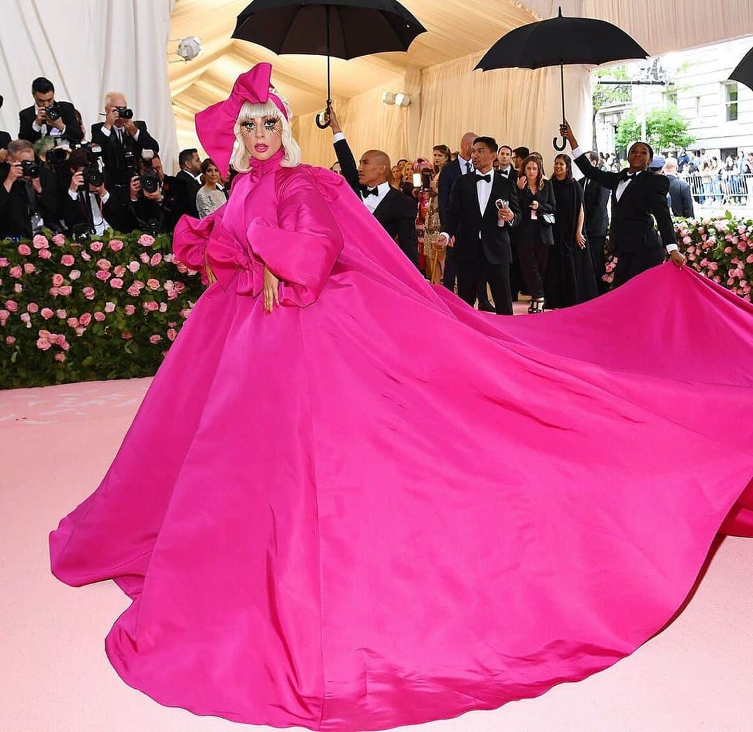 People Magazineさんのインスタグラム写真 - (People MagazineInstagram)「Lady Gaga has arrived at the Met Gala and she is stopping the show already! 💖Once again, she's proving that she can rock anything from a ball gown to her lingerie. | 📷: Jamie McCarthy/Getty, Dimitrios Kambouris/Getty, Neilson Barnard/Gett」5月7日 6時56分 - people