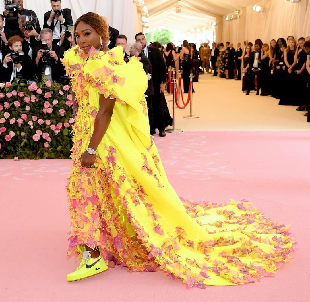 Nylon Magazineさんのインスタグラム写真 - (Nylon MagazineInstagram)「@serenawilliams is the ONLY person who could possibly get away with wearing Nikes to the #metgala」5月7日 6時51分 - nylonmag