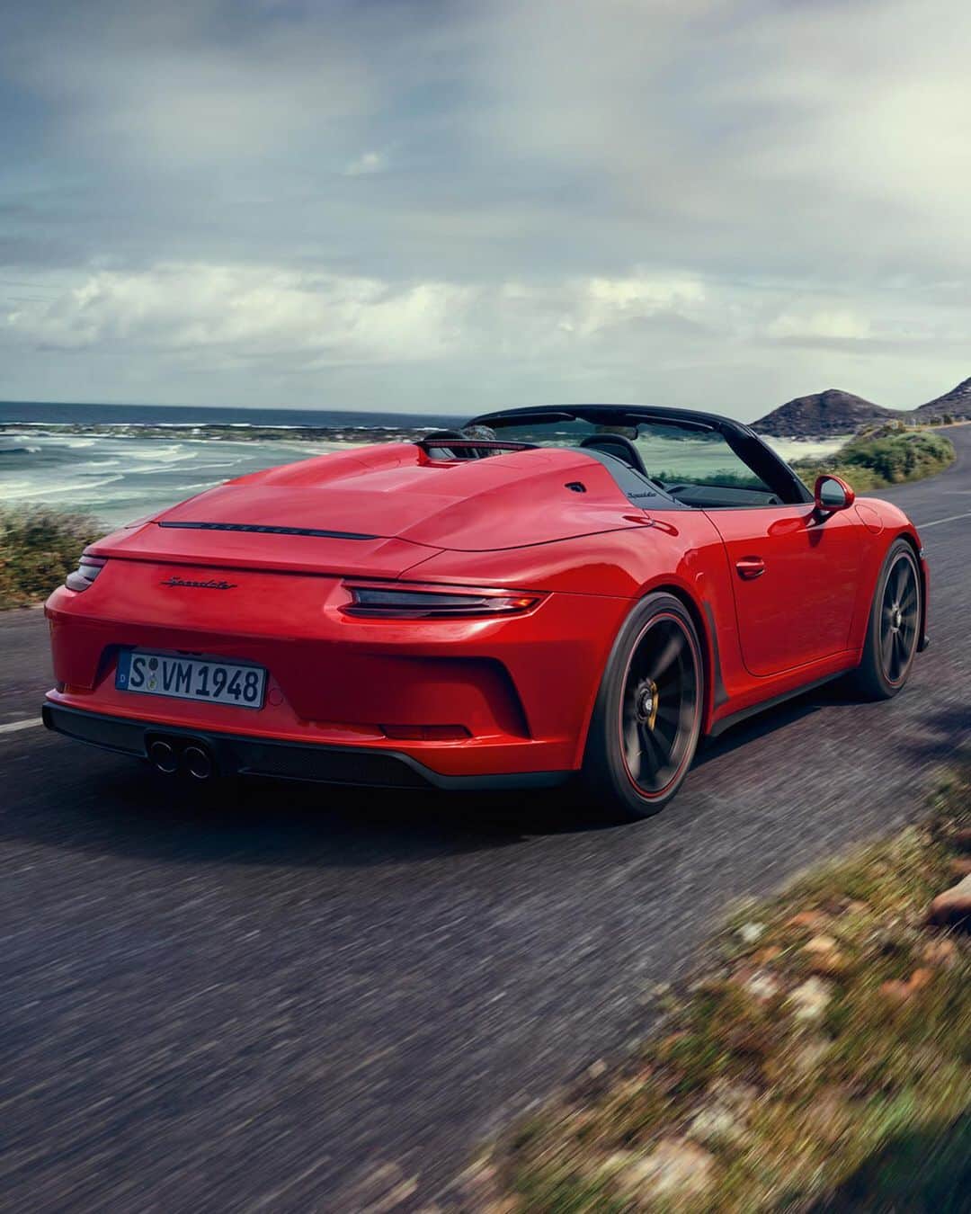 Porscheさんのインスタグラム写真 - (PorscheInstagram)「The new 911 Speedster. Our tribute to the dream of the sports car. Lightweight. Powerful. Daring. The latest chapter in a timeless story of speed. #New911Speedster #Tributetoadream #TimelessMachine #911Speedster #Porsche __ Combined fuel consumption in accordance with EU 6: 911 Speedster: 13,8 l/100 km; CO2 emissions: 317 g/km」5月7日 7時01分 - porsche