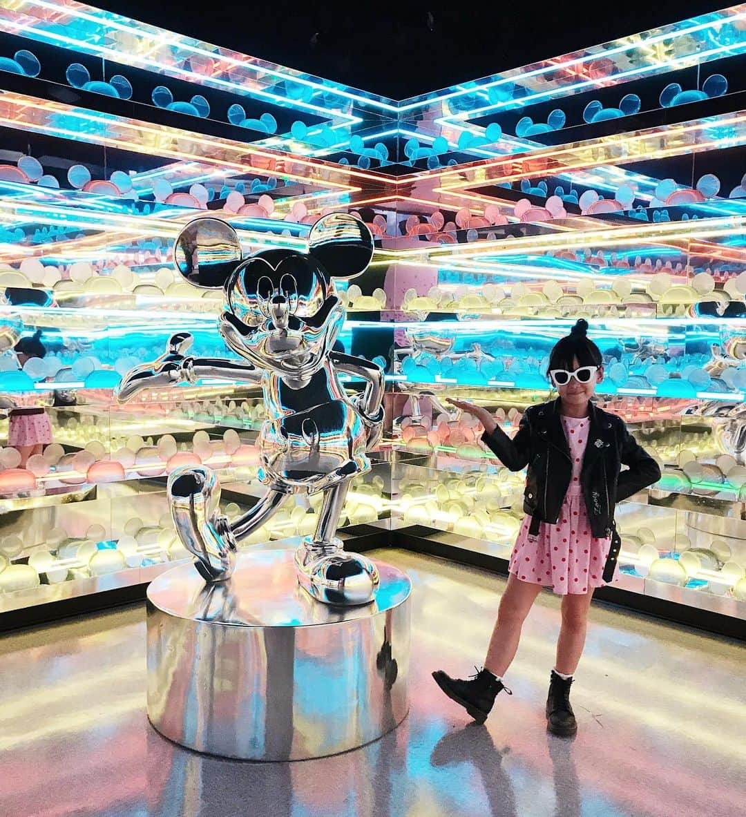 Zooey Miyoshiさんのインスタグラム写真 - (Zooey MiyoshiInstagram)「#ad Pop-Up Disney! A Mickey Celebration is finally open at Downtown Disney and we can confirm that the experience is beyond cute with tons of instagrammable walls in every single room! Peep the rooms in our stories to see all the magic 🌈✨#popupdisney #downtowndisney #disneyland @disneyland #zooeydisneystyle」5月7日 7時09分 - zooeyinthecity