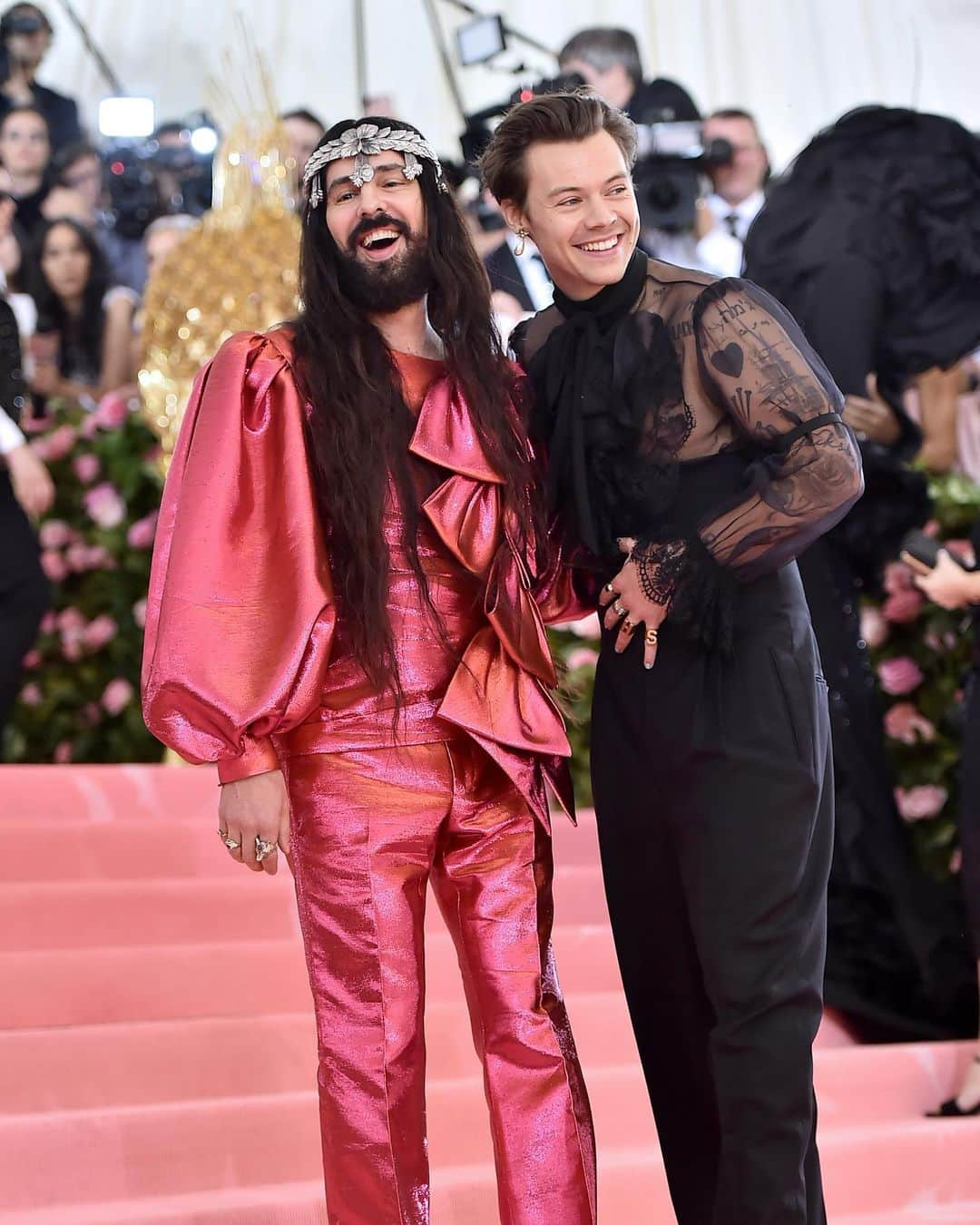 Teen Vogueさんのインスタグラム写真 - (Teen VogueInstagram)「*loud screams heard from #TeenVogue headquarters* @harrystyles @gucci @alessandro_michele #metgala」5月7日 7時11分 - teenvogue