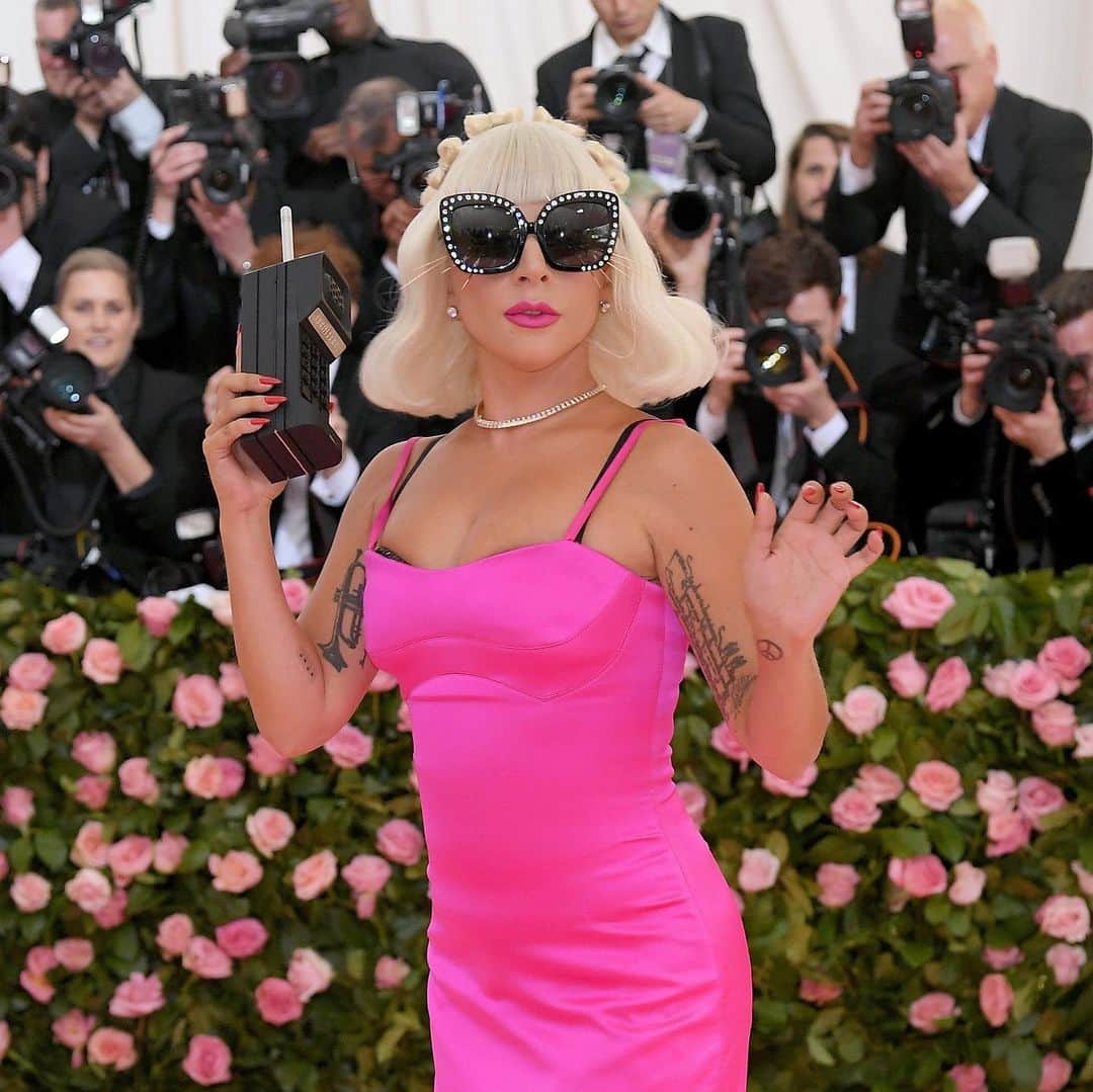 NBC Newsさんのインスタグラム写真 - (NBC NewsInstagram)「#LadyGaga at the 2019 #MetGala celebrating #Camp: Notes on #Fashion at Metropolitan Museum of Art. Click the link in our bio for more. . 📷 Neilson Barnard / @gettyimages 📷 Dimitrios Kambouris/ @gettyimages for @metmuseum /@voguemagazine」5月7日 7時20分 - nbcnews