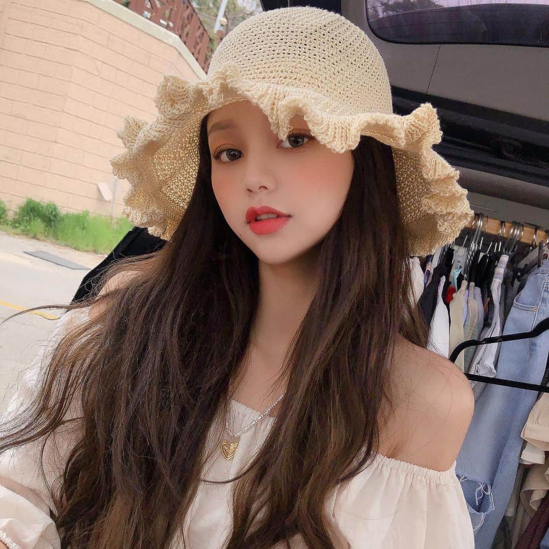 Chuuのインスタグラム：「업데이트완료!🤗 놀러오세요💕 #chuuseoul」