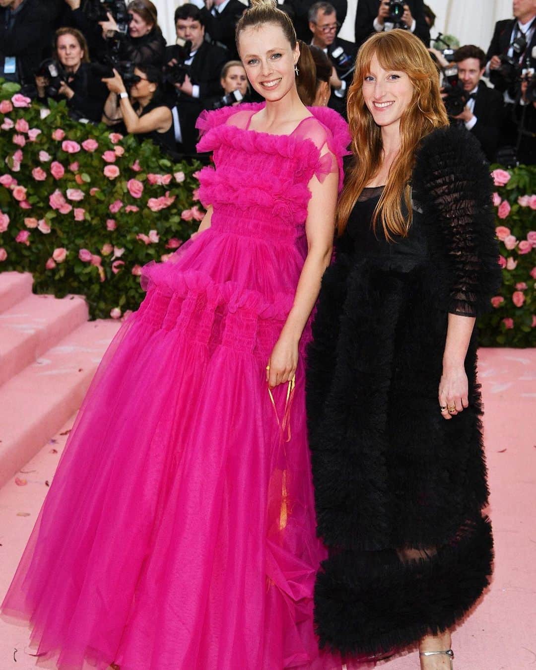 Vogue Parisさんのインスタグラム写真 - (Vogue ParisInstagram)「Category is: Notes on ‘Camp’ and the models delivered, owning the red carpet in looks each more spectacular than the last. Take a tour of the models’ best looks of the night. #MetGala2019 #metcamp #metball」5月7日 17時16分 - voguefrance