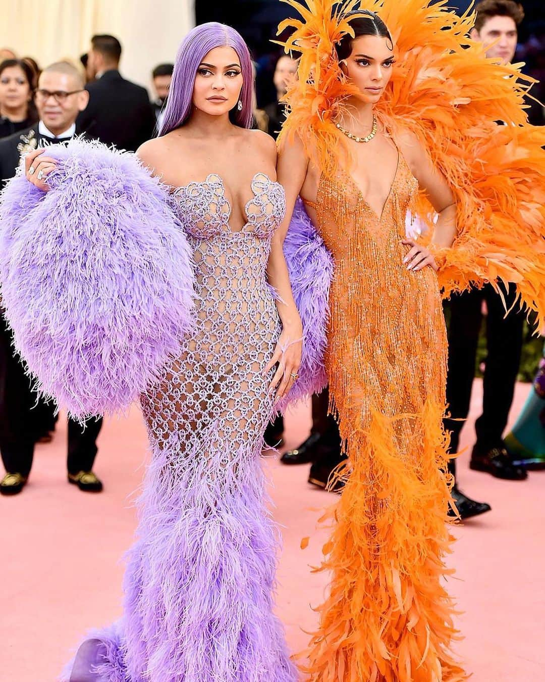 Vogue Parisさんのインスタグラム写真 - (Vogue ParisInstagram)「Category is: Notes on ‘Camp’ and the models delivered, owning the red carpet in looks each more spectacular than the last. Take a tour of the models’ best looks of the night. #MetGala2019 #metcamp #metball」5月7日 17時16分 - voguefrance