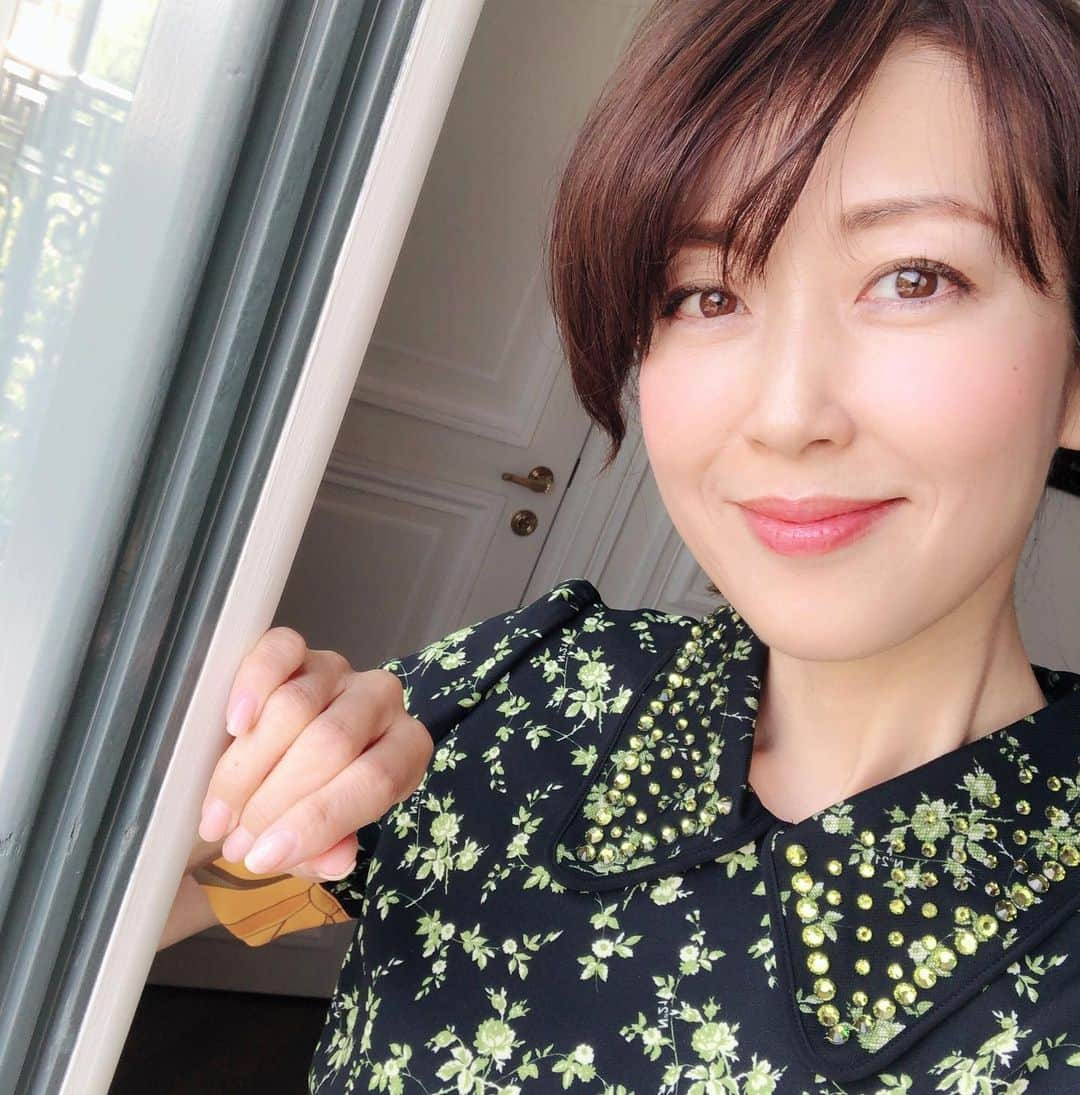 草間淑江さんのインスタグラム写真 - (草間淑江Instagram)「パリは朝１０時３０分🇫🇷 今日も快晴☀️ #パリ#旅#おはよう#朝食」5月7日 17時29分 - yoshie_kusama