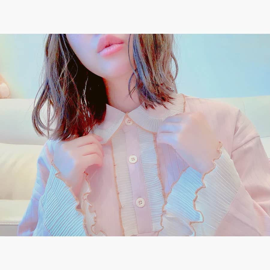 西脇彩華さんのインスタグラム写真 - (西脇彩華Instagram)「＊ New Roomwear🌙 @belle__lingerie  おピンク♡♡ ・ むにちゃんと2Shot!!!! #New #roomwear #pajamas #pajama #パジャマ #lingerie #belle」5月7日 17時29分 - chapon_930