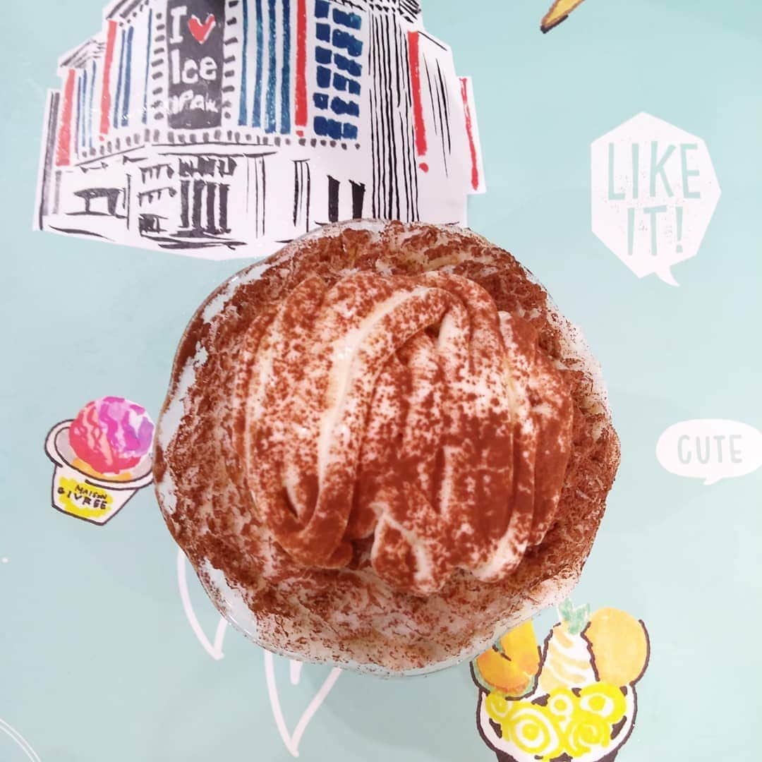 早川愛さんのインスタグラム写真 - (早川愛Instagram)「今年5回目のかき氷♡♡♡ 念願のかんなのティラミス♡♡♡ ・ ふわふわな氷おいしかった...♡♡♡ ・ 上のチーズクリームは、 昔懐かしい味のする甘くないチーズクリームでした♡  中はクリームなしのコーヒー氷ですが、 会場も自分も暑くて ふわふわな氷なので 寒くならずに完食できました♡♡♡ ・ 濃厚もったり派の私の正解は、苺か杏だった疑惑。笑 ・ ・ ・  @i89fes @wa_kitchen_kanna #和キッチンかんな #かんな #行列店 前日の閉店1時間前にちら見したらガラガラだったのに 40分も並びました... #銀座 #三越銀座 #アイパク #かき氷  #かき氷部  #氷活 #かき氷巡り  #かき氷2019 #かき氷201905」5月7日 17時48分 - megumegu_1006