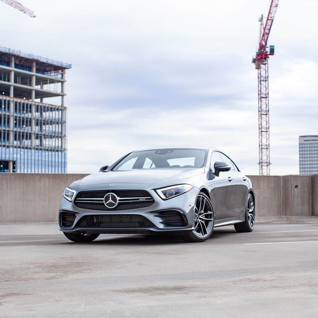 Mercedes AMGさんのインスタグラム写真 - (Mercedes AMGInstagram)「[Fuel consumption combined: 8.9-8.7 l/100km | CO2 emissions combined: 203-200 g/km]  Feeling like you're on top of the world is common-place in the Mercedes-AMG CLS 53 4MATIC+ Coupé. 😉  Photos: @davidsirotinsky via #MBphotopass  #MercedesAMG #DrivingPerformance #CLS」5月7日 18時00分 - mercedesamg