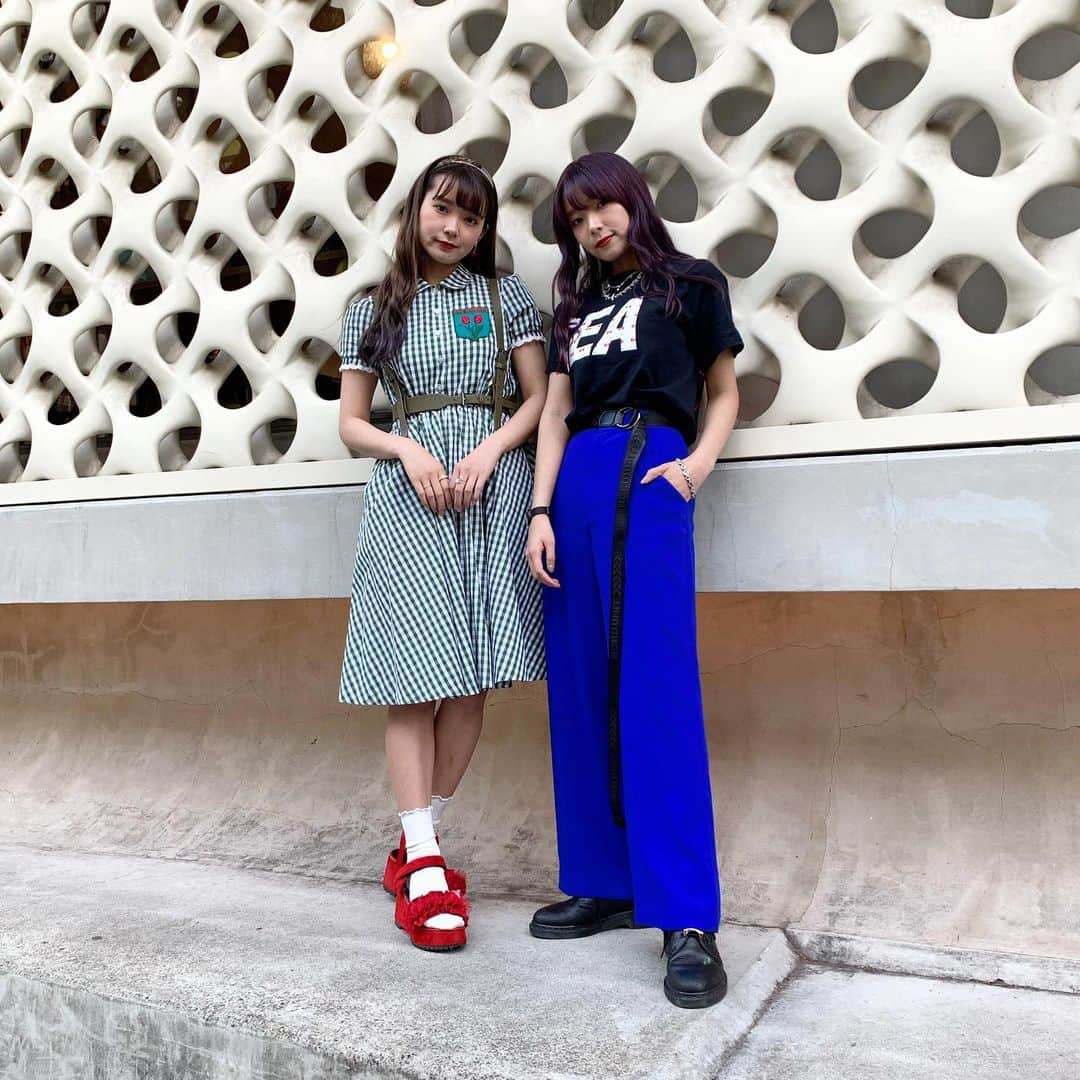 Aymmy in the batty girlsのインスタグラム：「Thank you for wearing!﻿﻿﻿﻿💓 @mim_11_11 @mam_11_11 ﻿ . ◽︎TULIP GINGAM CHECK ONEPIECE﻿﻿ ¥17,820(taxin)﻿﻿ ﻿ ◽︎ SPARCLE FLOWER バックルパンツ﻿ ¥18,360 (tax in)﻿﻿ ﻿ #aymmy #aymmyinthebattygirls﻿﻿﻿ #エイミー #原宿 #ワンピース#チェックワンピース﻿﻿﻿ #ギンガムチェック #ボトムス #パンツ」