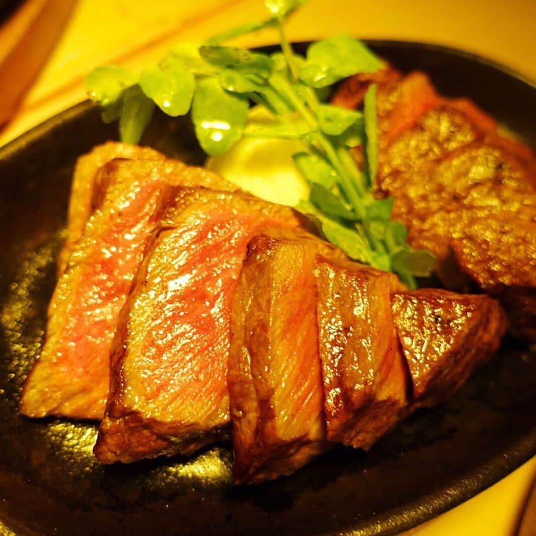 北林明日香さんのインスタグラム写真 - (北林明日香Instagram)「10連休じゃなかったけど東京から一歩も出なかったけど良いライブを観て良いお肉をたくさん食べれた良いゴールデンウィークでした #肉  일본은 드디어 10일간연휴 끝!!!!난 10일간 아니였지만 고기를 많이 먹으니까 괜찮았어 #고기 #焼肉ステーキあつし #こぶしファクトリー #中野サンプラザ #ハロプロの聖地 #打ち上げパリピ #と命名される」5月7日 18時03分 - asuka_kitabayashi