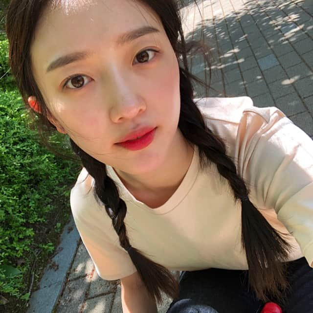 ピョ・イェジンさんのインスタグラム写真 - (ピョ・イェジンInstagram)「날씨너무좋다!!!!!!!☀️」5月7日 18時05分 - yjiinp