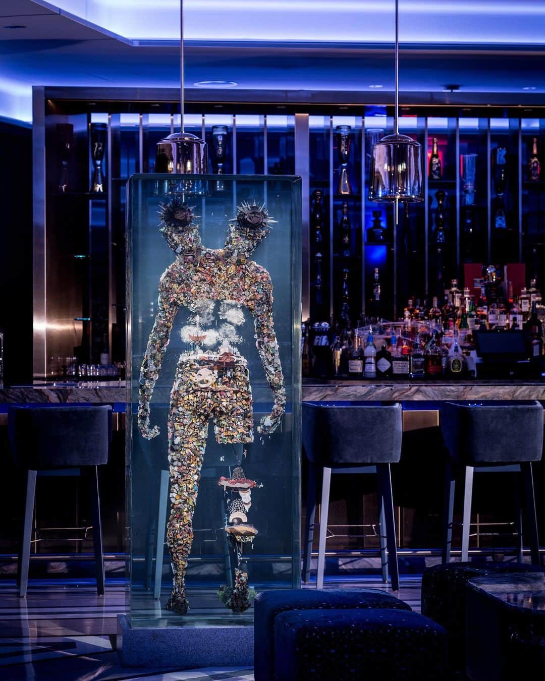 Palms Casino Resortのインスタグラム：「Drink with the art at @apexsocialclub.」