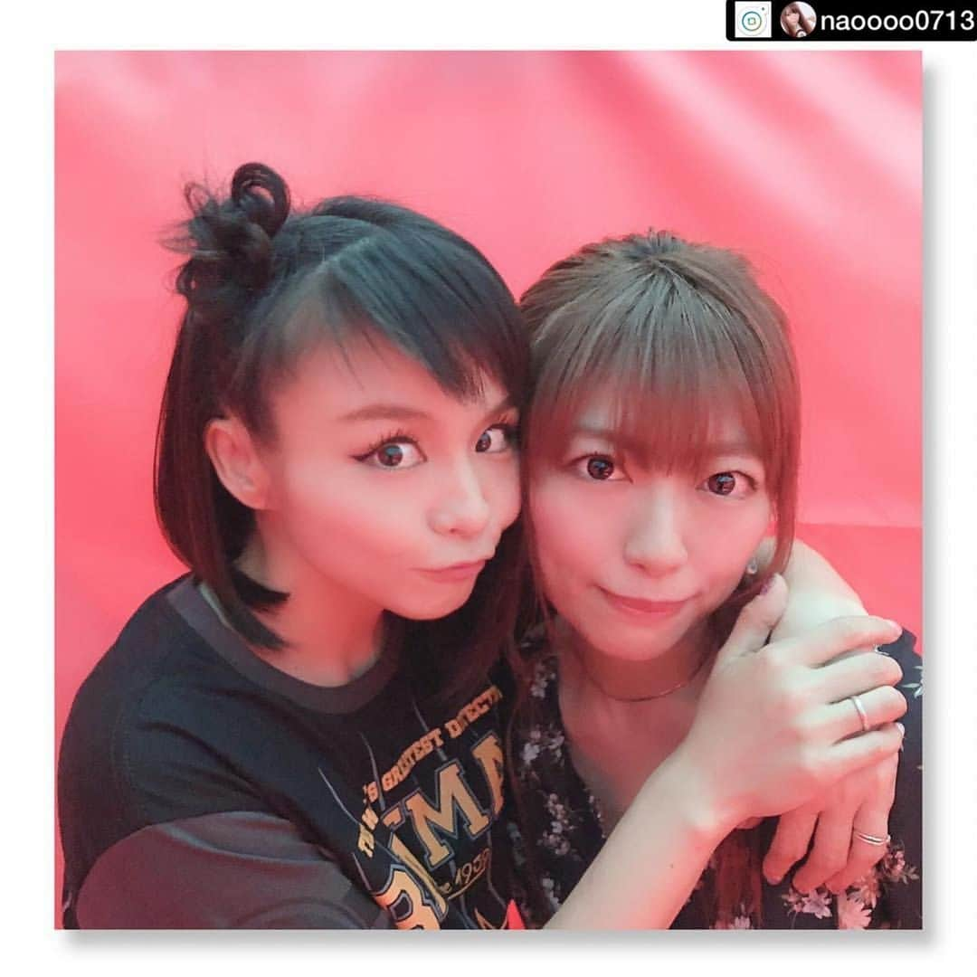 misoNosukeさんのインスタグラム写真 - (misoNosukeInstagram)「. . スタッフであるミカリン が『里田まいちゃんが、見に来てるでーっ』と、ウチに言って来たから . まいちゃんに連絡しようとしたら、NAO！？そして、お母様まで可愛かった（笑） . っていうか仕事を抜けて、2回とも見守っていてくれて…有り難う！ . @mikarin.matsukubo . . ↓ . #repost by @naoooo0713 . . 浦和美園のイオンにて、 misonoさんのイベントがあったから行ってきたよ (*´ ˘ `*)* * 1回目はうちの施設のスタッフさん（マネージャーさん）、利用者さん、私のお母さんも一緒に。・ そして、2回目はひとりで。* * 連日の歌唱って、ただでさえ大変なのに 体調もあまり良くない中での連日の歌唱は 本当に凄すぎる。 ・ * 色々と大変な中での歌唱、観ていて泣きそうになった。 ステージにあげてくれてお店のことも話してくれて、感謝( ˊ• ·̭ •̥ ) * ちなみに、お写真撮らなかったけど、 倖田來未さんのモノマネをしている"おちゃら"さんも来てたよ♪ * @o_characom ・ * 一緒に行った利用者さんは、 去年施設の駄菓子屋にボランティアで 来てくれたときにもいた利用者さんで * ずっと感謝の気持ちを伝えたかったみたいで 伝えられて喜んでました☺ misonoさん、関係者の皆さま、お疲れ様でした‼ * #misono さんも #美苑ちゃん も #本当に大好き #モノマネうますぎてみんな真剣にみいってて反応が遅れてたけど #周りの人たちが上手いねって言ってたよ #頑張りすぎて心配 #あなたの笑顔や歌にたくさんの人が救われてる #私もその中のひとり #ボランティア活動もしているんだよ #海外でも活動しているんだよ #Nosukeくんという素敵な旦那さんがいるよ #自分よりも周りを大切に考えるような人 #こんな素敵な人のファンでいてよかった #友だちになれてよかった #浦和美園 #イオンモール #おちゃら さんも会えて嬉しかったです #徳永なお がお届けしました。」5月7日 9時37分 - misono_koda_official