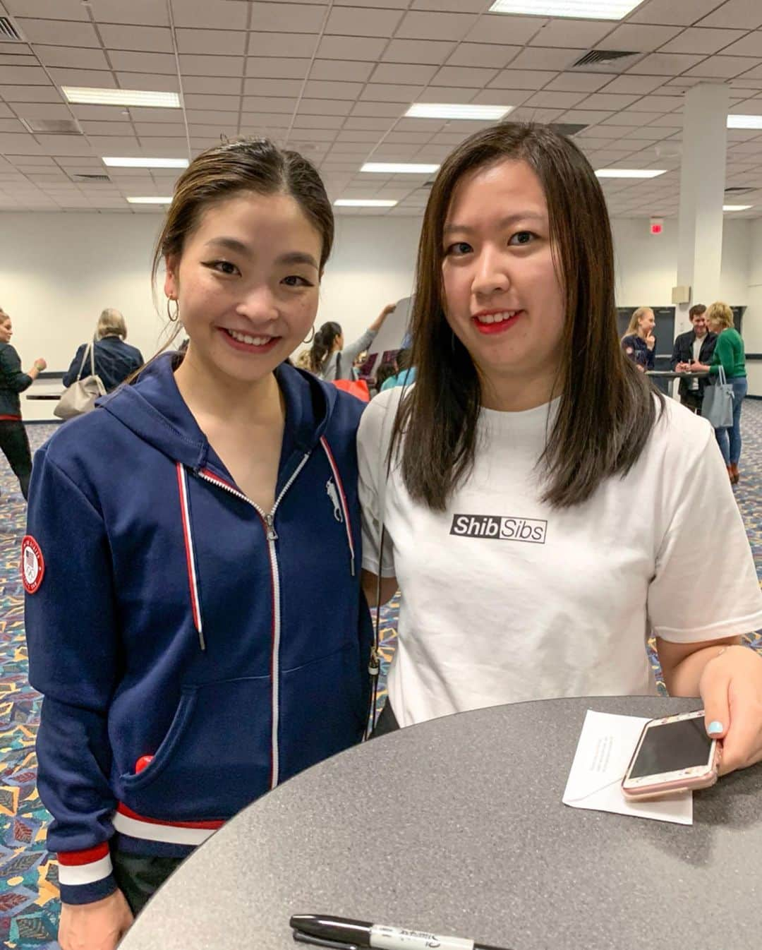 アレックス・シブタニさんのインスタグラム写真 - (アレックス・シブタニInstagram)「We had so much fun at the meet and greet in Chicago yesterday! Thanks to everyone who came to see us! 😊 #ShibSibs #SOI19 #StarsOnIce」5月7日 9時50分 - shibsibs