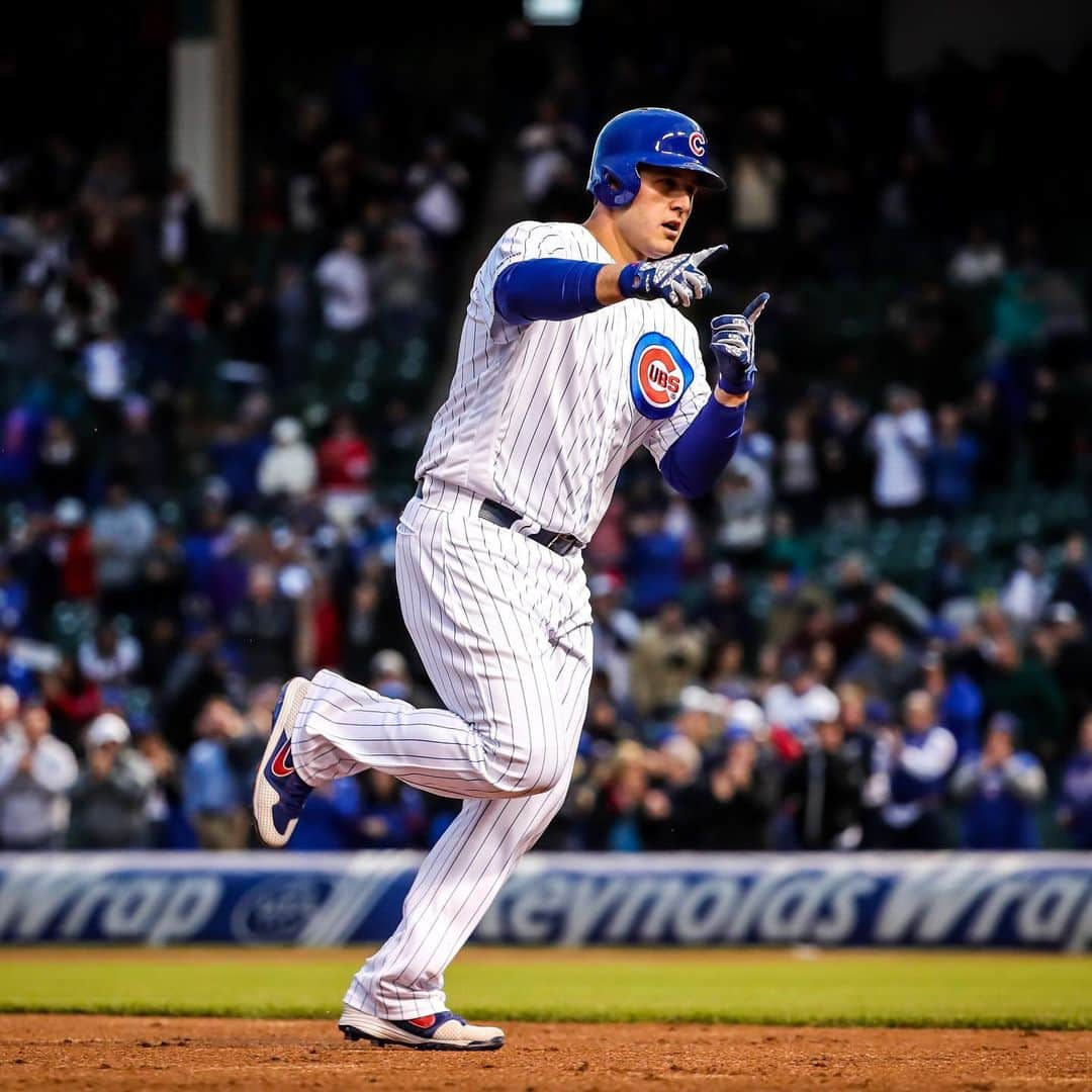 シカゴ・カブスさんのインスタグラム写真 - (シカゴ・カブスInstagram)「Congratulations to @arizz_44 on his 200th career home run! #TeamRizzo #EverybodyIn」5月7日 9時42分 - cubs