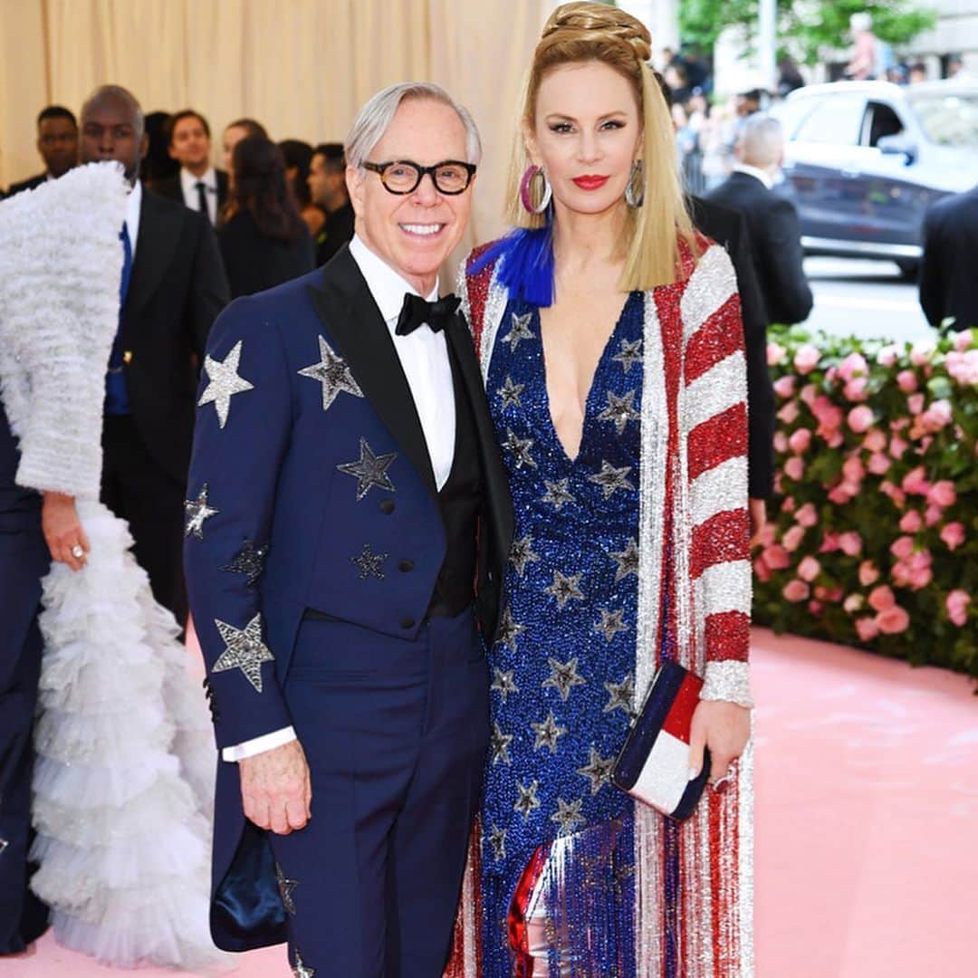のインスタグラム：「@thomasjhilfiger and @mrshilfiger's #MetGala2019 looks are the definition of classic Americana with a twist.」