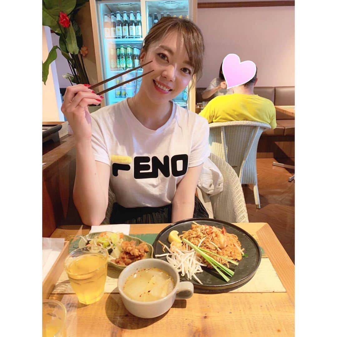 今村仁美さんのインスタグラム写真 - (今村仁美Instagram)「昨日はタイ料理たべました♡ タイ料理ほんと好き♡ 出来ればパクチー山盛りにしたい🤤 私が食べたのはパッタイ🍴 . . . #gm#🇹🇭#love#food#タイ料理#lunch#friends#smile」5月7日 9時54分 - imamura_hi