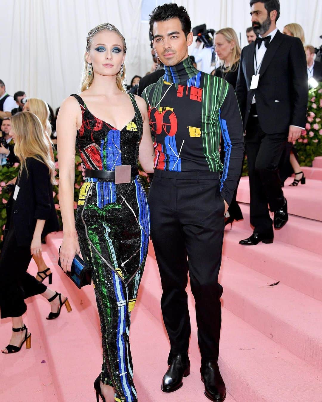 People Magazineさんのインスタグラム写真 - (People MagazineInstagram)「Joe Jonas and his beautiful wife Sophie Turner look amazing at their first Met Gala as a married couple! ❤️They complement each other so well! | 📷: Dia Dipasupil/FilmMagic」5月7日 9時57分 - people