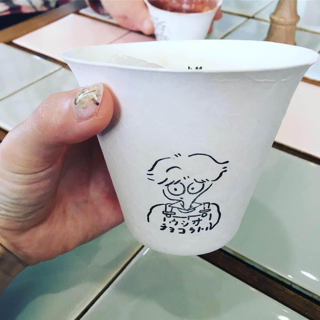 ナカイシミキさんのインスタグラム写真 - (ナカイシミキInstagram)「@ushiochocolatl  #ウシオチョコラトル ・ ・ 今回は エビパンちゃん🦐と一緒にGW ・ ・ ドリンクも美味しいし 景色も⭕️ ・ 行きたいとこたくさん回れて うれしみ😋 ・ ・ #尾道カフェ #向島 #ushiochocolatl #チョコレート#チョコレート好き #sweets #drink #ドリンク #スイーツ #尾道 #尾道散策 #尾道観光」5月7日 10時10分 - mikivicious