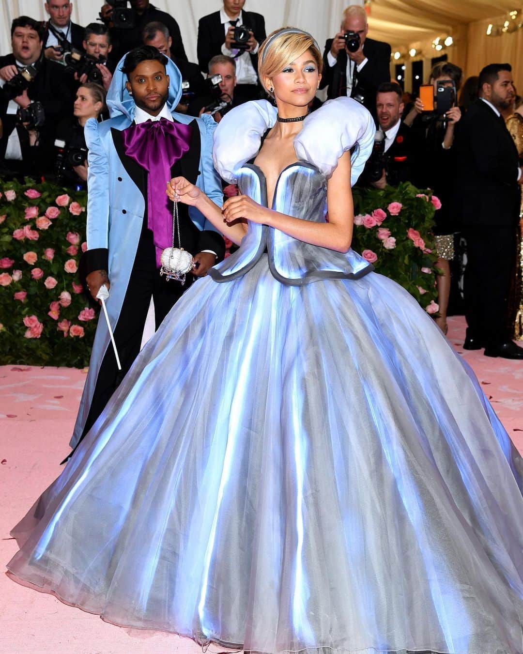 Nylon Magazineさんのインスタグラム写真 - (Nylon MagazineInstagram)「@zendaya showing up to the #metgala as a light up Cinderella is what dreams are made of」5月7日 10時31分 - nylonmag