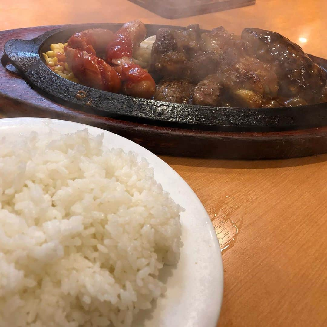 小石田純一さんのインスタグラム写真 - (小石田純一Instagram)「肉を食う。  #肉 #くいしんぼ #下北沢 #ステーキ #ミックスグリル #美味しい」5月7日 10時38分 - koishida.trendy