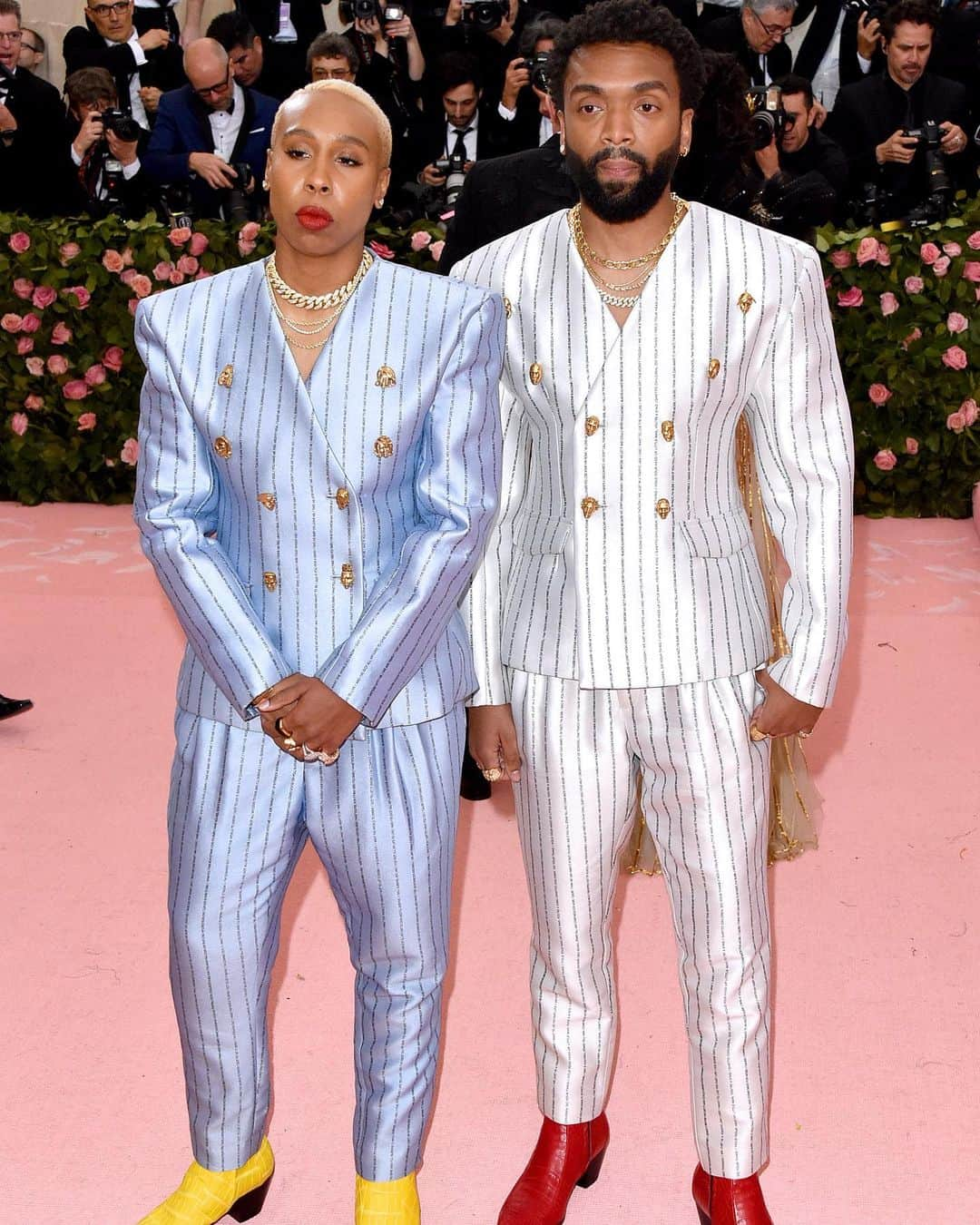 WHO WHAT WEARさんのインスタグラム写真 - (WHO WHAT WEARInstagram)「@lenawaithe with @kerbito in custom @pyermoss with a message (swipe ➡️). 💜 #metgala  photo 1: getty images photo 2: regram @lenawaithe」5月7日 10時45分 - whowhatwear