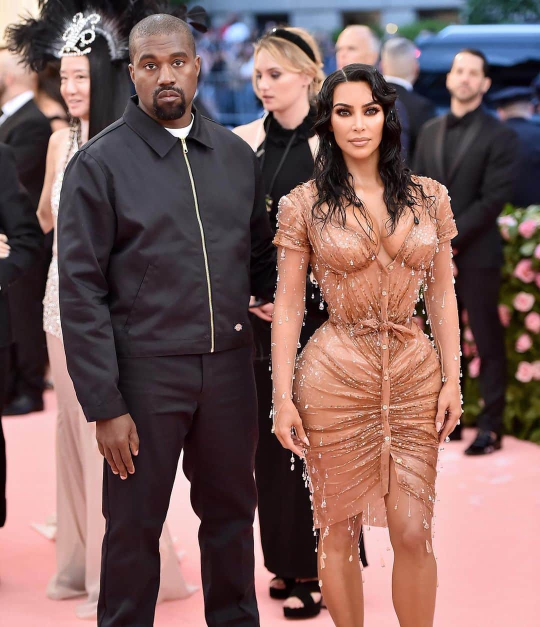 E! Onlineさんのインスタグラム写真 - (E! OnlineInstagram)「Kanye West's entire #MetGala look cost just $43. The more you know... (📷: Getty Images)」5月7日 11時18分 - enews