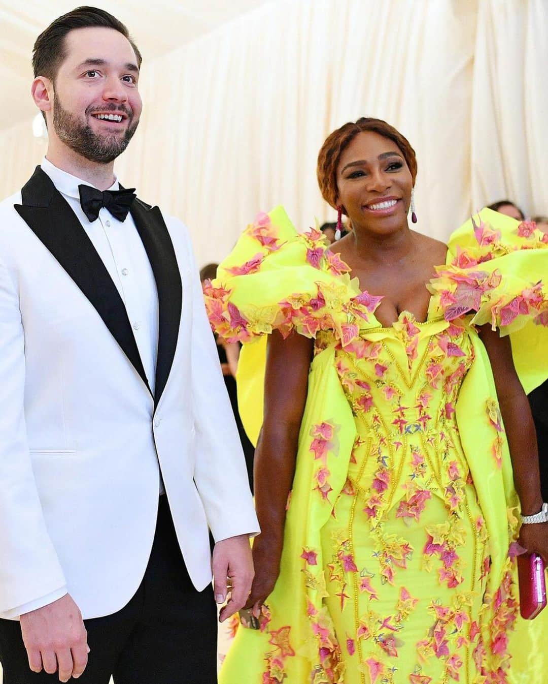 People Magazineさんのインスタグラム写真 - (People MagazineInstagram)「Couple goals! 😍Some of our favorite celeb couples hit the Met Gala in style tonight and we seriously can't get enough of their stunning looks! ❤️ | 📷: Dimitrios Kambouris, Neilson Barnard/Getty Images, Mike Coppola/MG19/Getty, Dia Dipasupil/FilmMagic, Kevin Tachman/MG19」5月7日 11時27分 - people