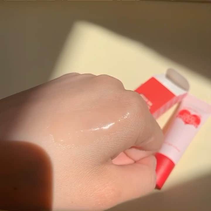 Chuuのインスタグラム：「베이지츄 립밤 하나면 사계절내내 #립케어 문제없죠!〰️✨」