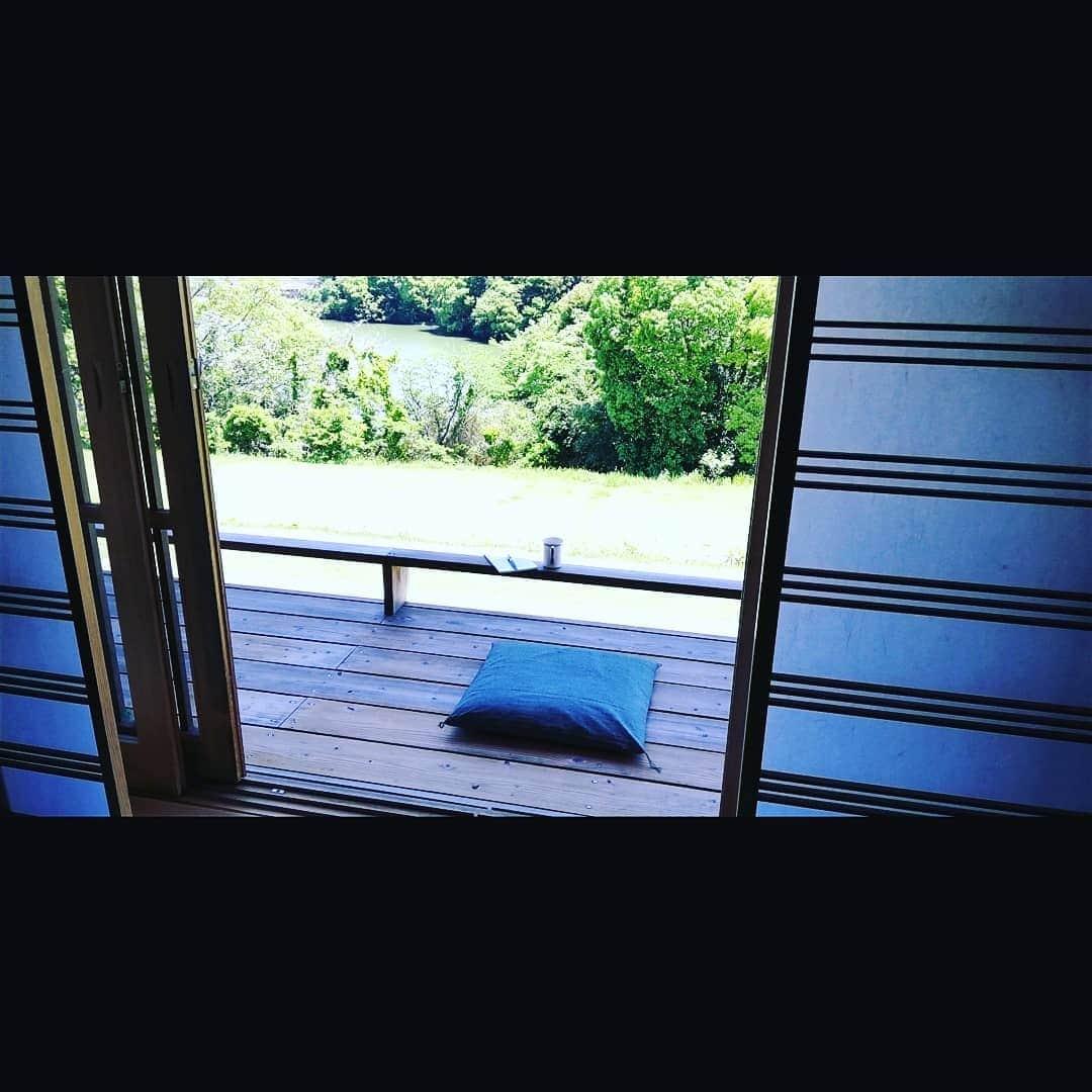 松本隆博のインスタグラム：「。 今回の九州の旅路では 詩を書くと決めてここまで。 さ……思い付くものを～。 出来た詩 「僕の友人葬」 (^^)/」