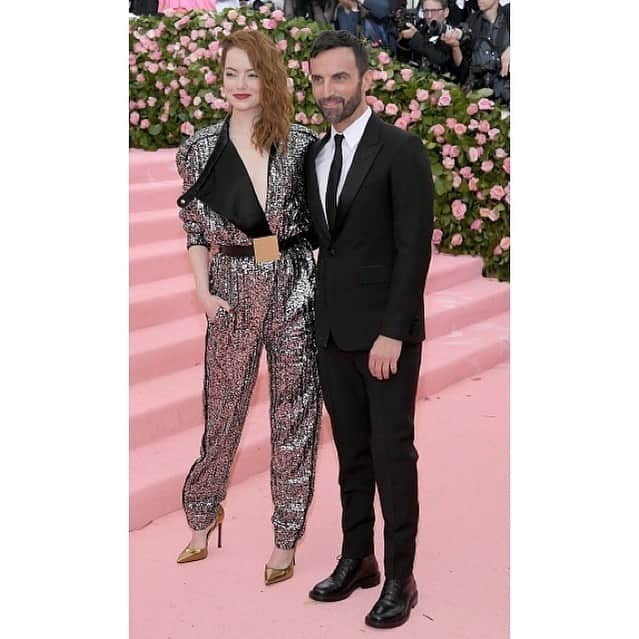 ペトラ・フラナリーさんのインスタグラム写真 - (ペトラ・フラナリーInstagram)「💕 #EmmaStone @nicolasghesquiere @louisvuitton #metgala」5月7日 11時41分 - petraflannery