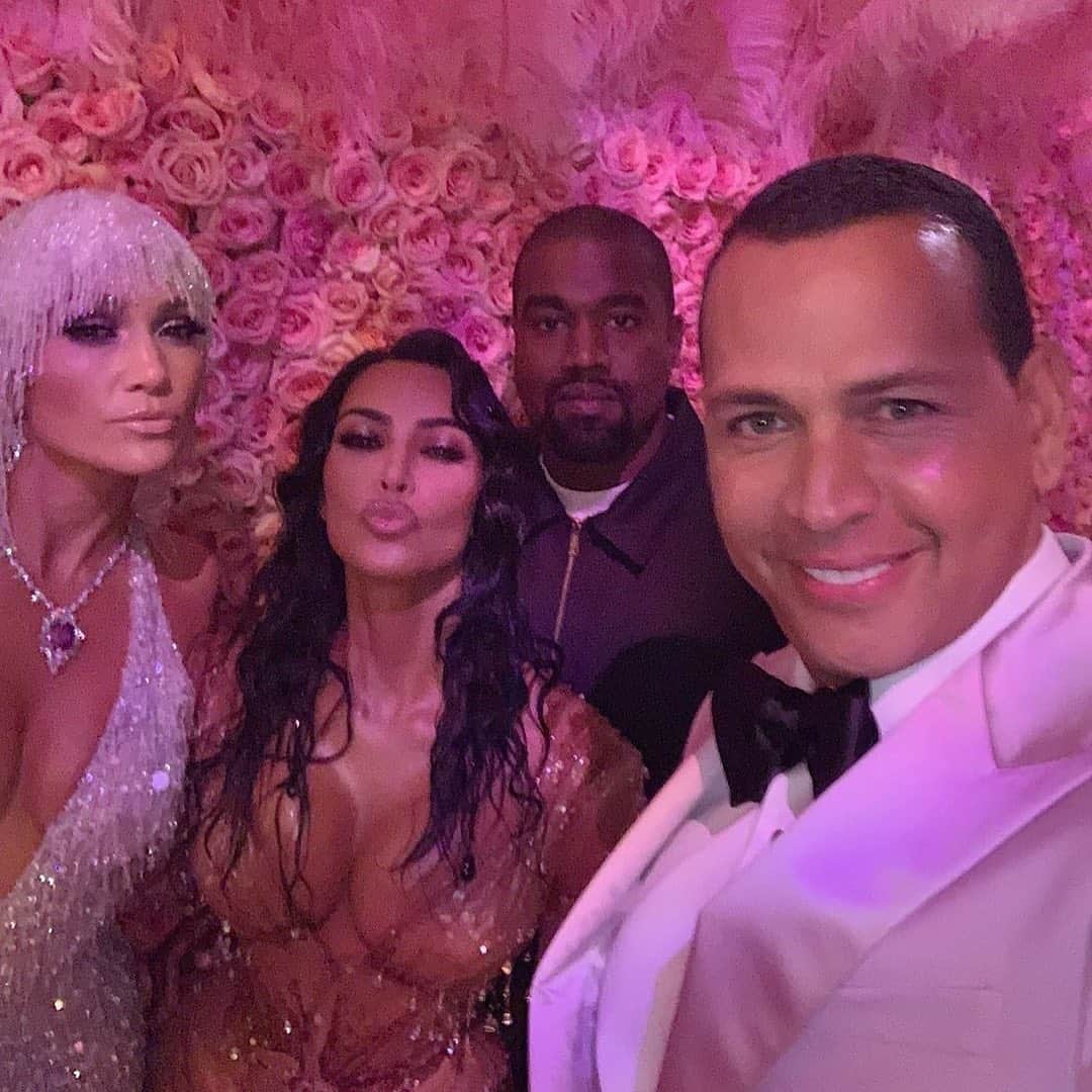 E! Onlineさんのインスタグラム写真 - (E! OnlineInstagram)「No one couple should have all that POWER. #MetGala (📷: @arod)」5月7日 11時52分 - enews