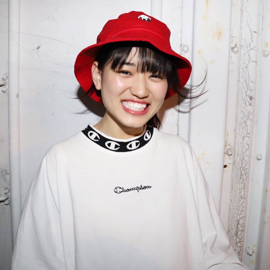 滝口きららのインスタグラム：「私がこの帽子かぶると幼稚園生みたいになるのなんで☺️☺️ #滝口きらら #ゑんら」