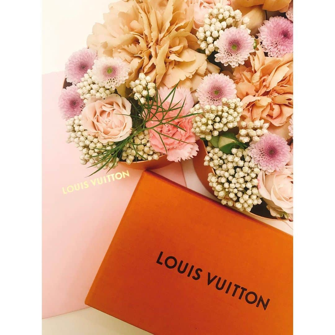 千田愛紗さんのインスタグラム写真 - (千田愛紗Instagram)「我是Hana醬的媽咪🌿  #louisvuitton #happymothersday」5月7日 11時58分 - aisa1108