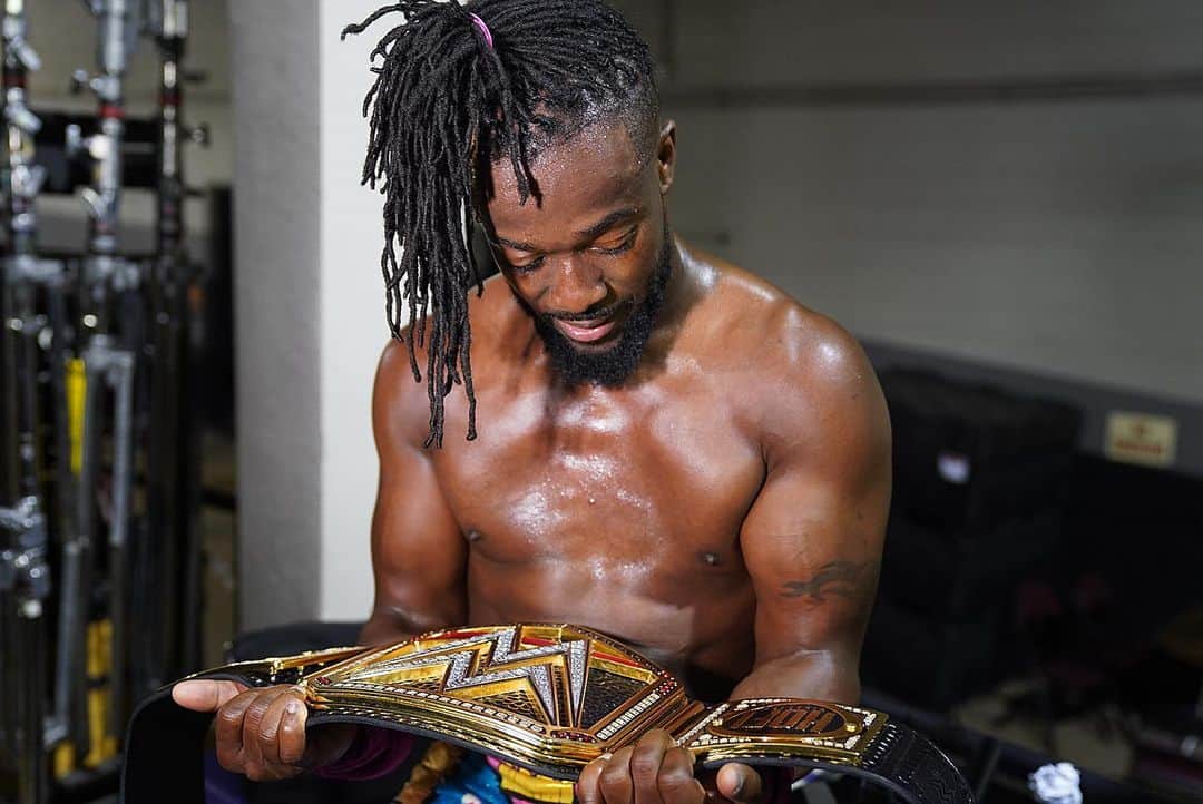 WWEさんのインスタグラム写真 - (WWEInstagram)「And STILL! @thetruekofi defeats @bryanldanielson to retain his #WWEChampionship...what’s in store for him tomorrow on #SDLive? #Raw」5月7日 12時13分 - wwe