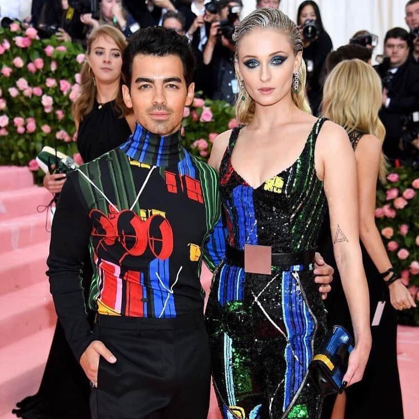 ジョー・ジョナスさんのインスタグラム写真 - (ジョー・ジョナスInstagram)「Me right now: 😍 #METGala」5月7日 12時17分 - joejonas