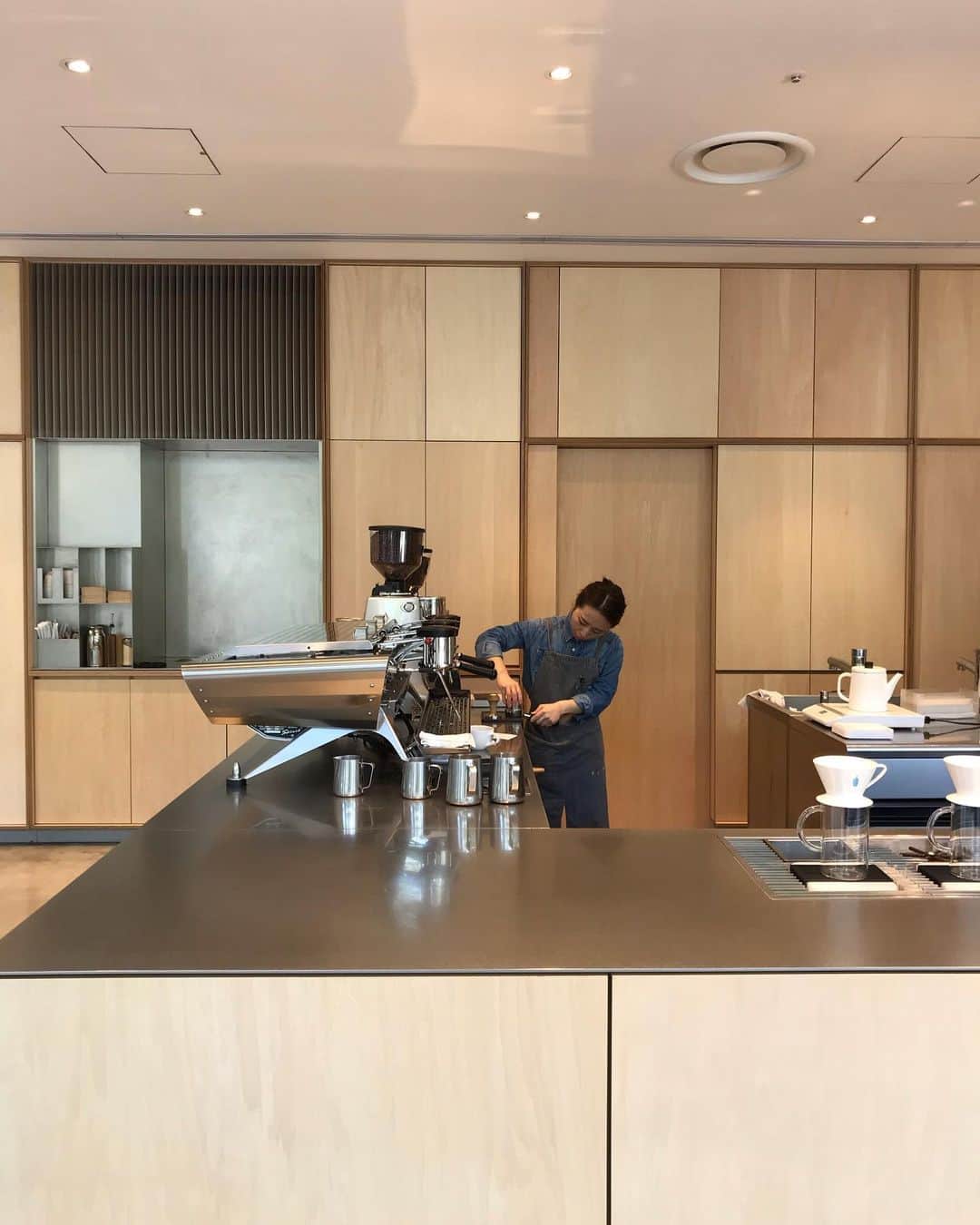 のインスタグラム：「Coffee, in Roppongi! @vja  #bluebottlecoffee #goodcoffee_roppongi #goodcoffee_tokyo」