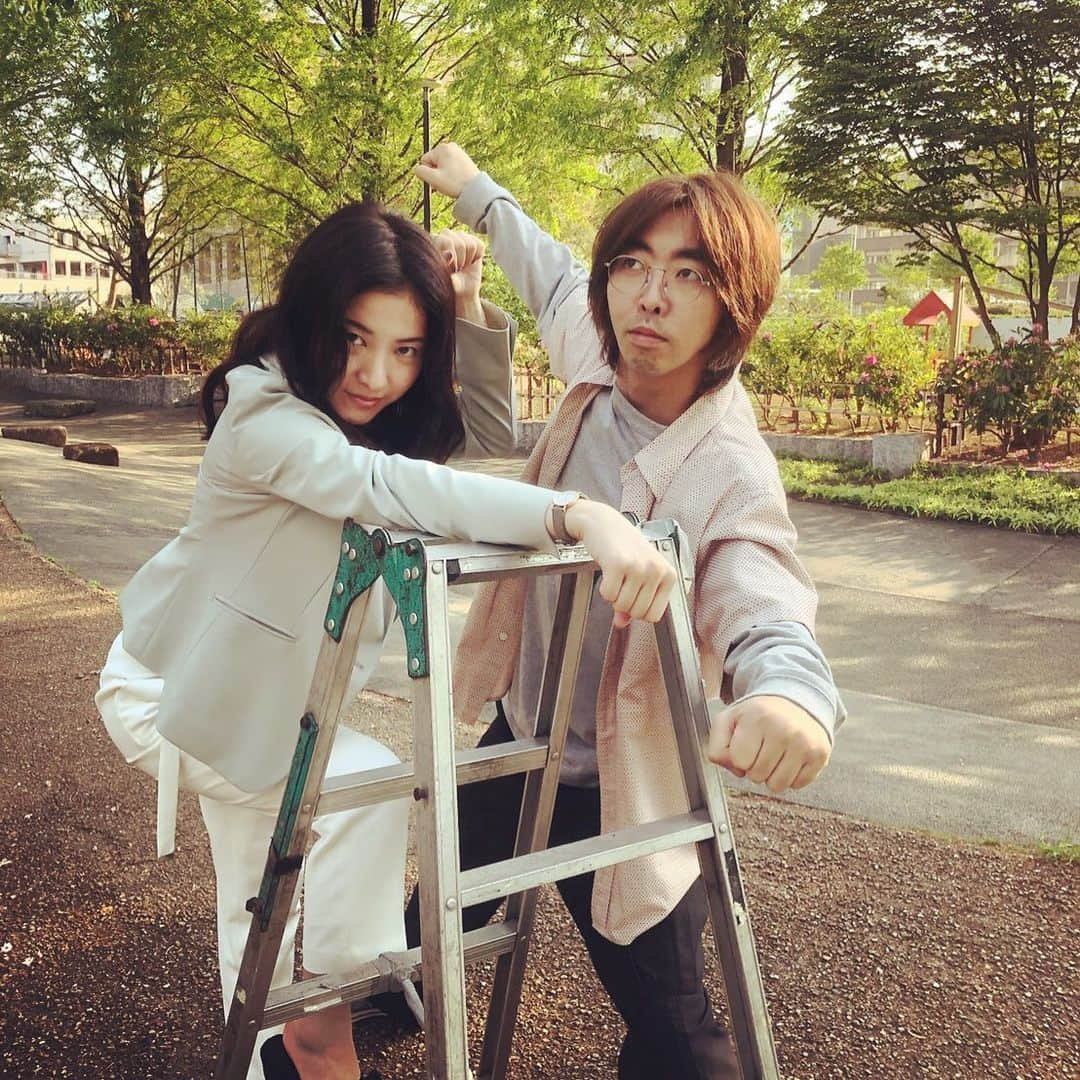 TBSドラマ「わたし、定時で帰ります。」さんのインスタグラム写真 - (TBSドラマ「わたし、定時で帰ります。」Instagram)「_ 今日よる10:00からは❗️ 第４話放送です😆👌 #GW明けてしまいましたね . 仕事に目標は必要か、、 吾妻の社内恋愛も動きだす⁉️ . お休み明けの今日はぜひ、 #わた定 をご覧ください☺️ . #結衣吾妻コンビ #息ぴったり  #吉高由里子 #柄本時生 #わたし定時で帰ります #tbs #火曜ドラマ」5月7日 12時32分 - watashi_teiji