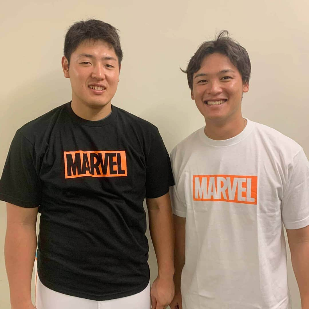 読売巨人軍さんのインスタグラム写真 - (読売巨人軍Instagram)「#MARVEL ボックスロゴTシャツ販売スタート‼️詳細はジャイアンツオンラインストアで💻 #アベンジャーズ  #岡本和真 選手 #石川慎吾 選手 #巨人 #ジャイアンツ #読売ジャイアンツ #giants  #和と動  #アベンジャーズエンドゲーム」5月7日 12時40分 - yomiuri.giants